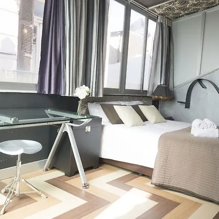 Living4malaga فندق